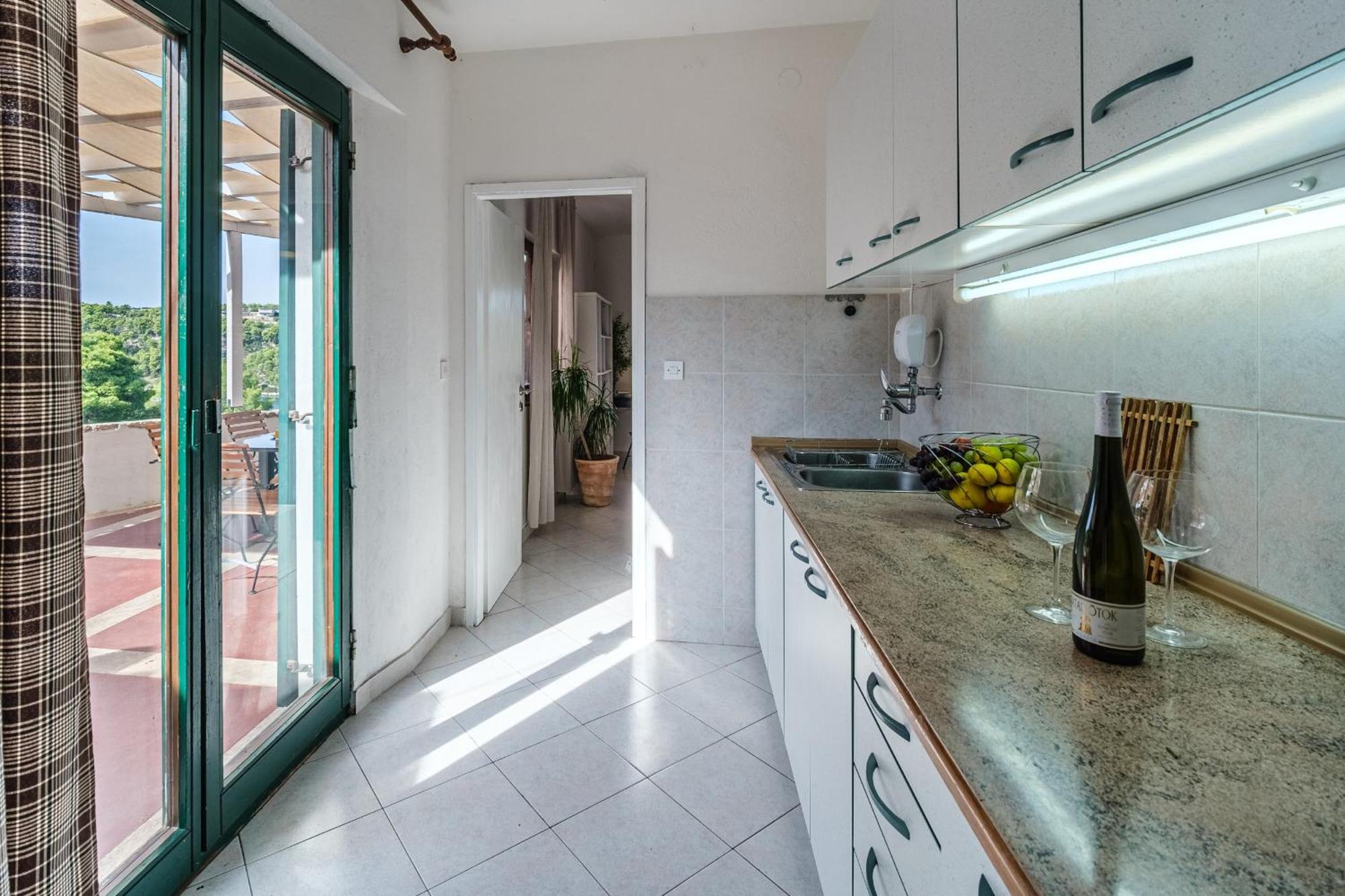 Vila Tudor Bobovisca Luaran gambar