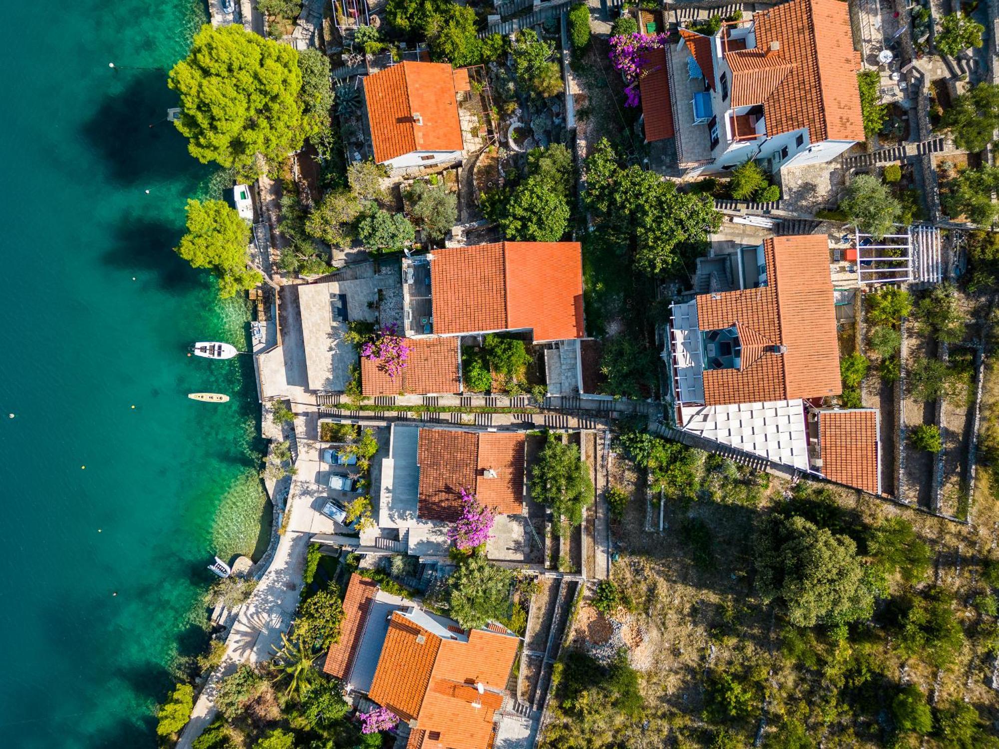 Vila Tudor Bobovisca Luaran gambar